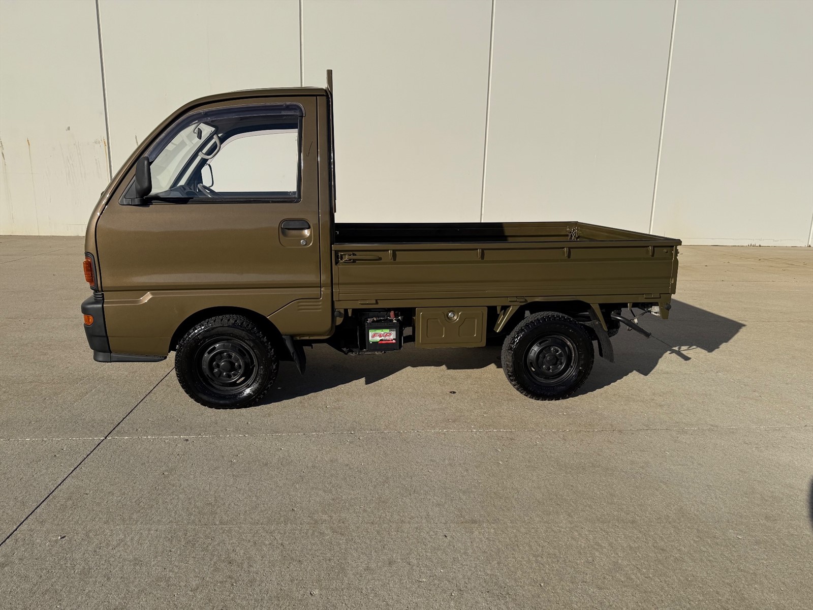 1994 Mitsubishi Mighty max  in CHICAGO, IL