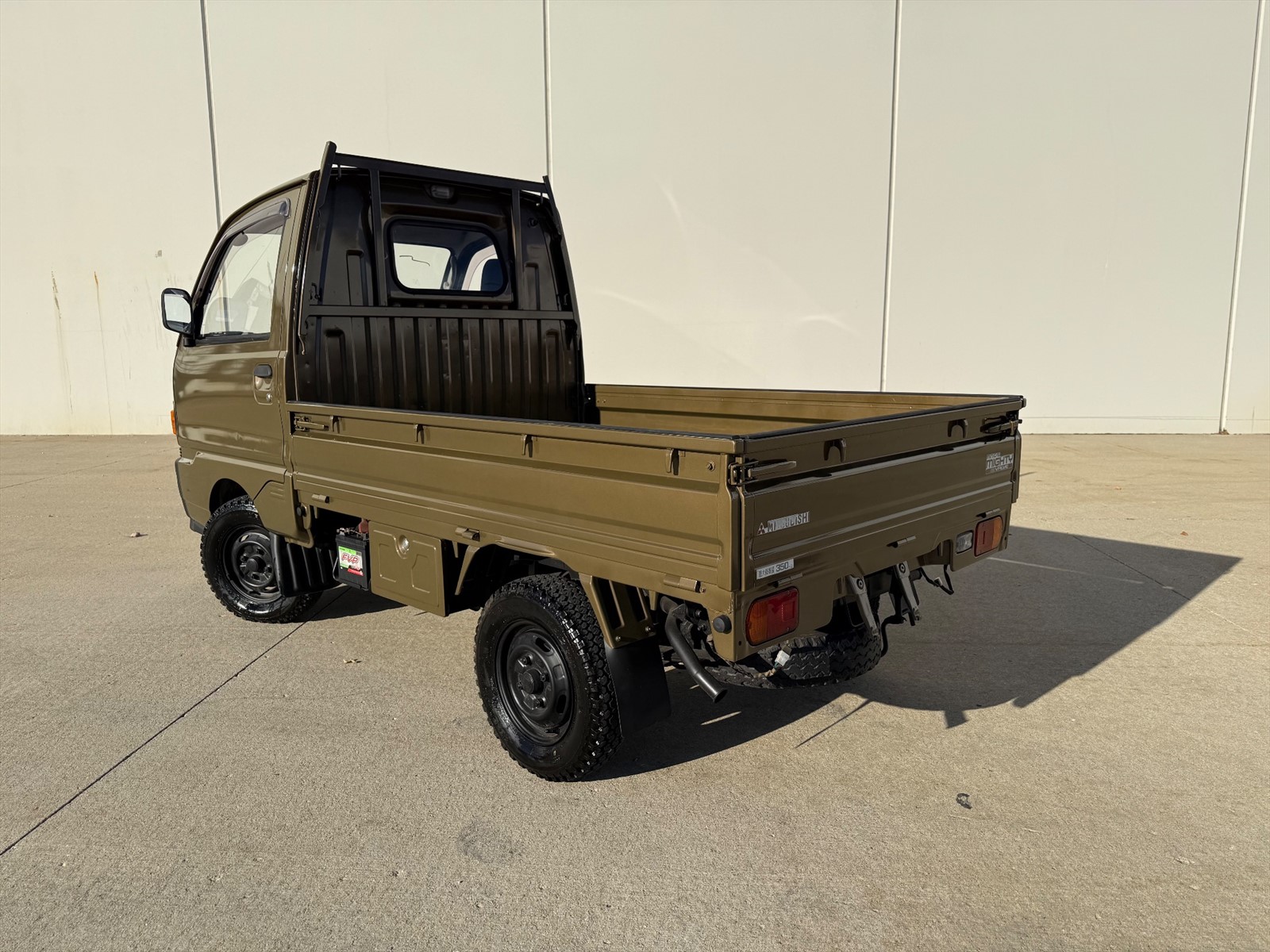 1994 Mitsubishi Mighty max  in CHICAGO, IL