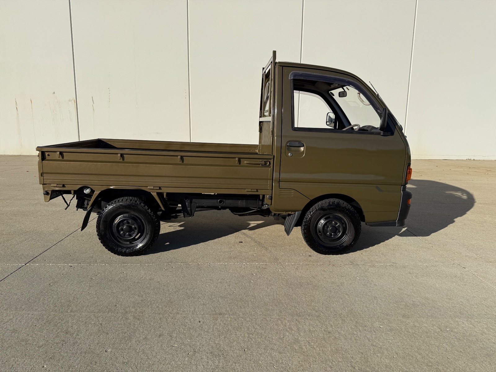 1994 Mitsubishi Mighty max  in CHICAGO, IL