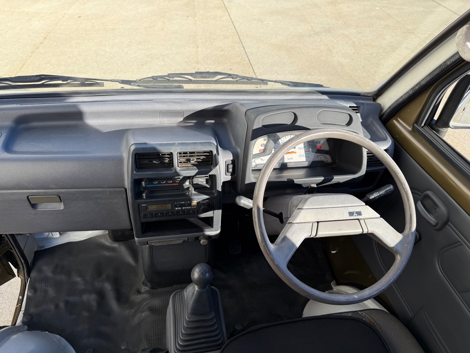1994 Mitsubishi Mighty max  in CHICAGO, IL